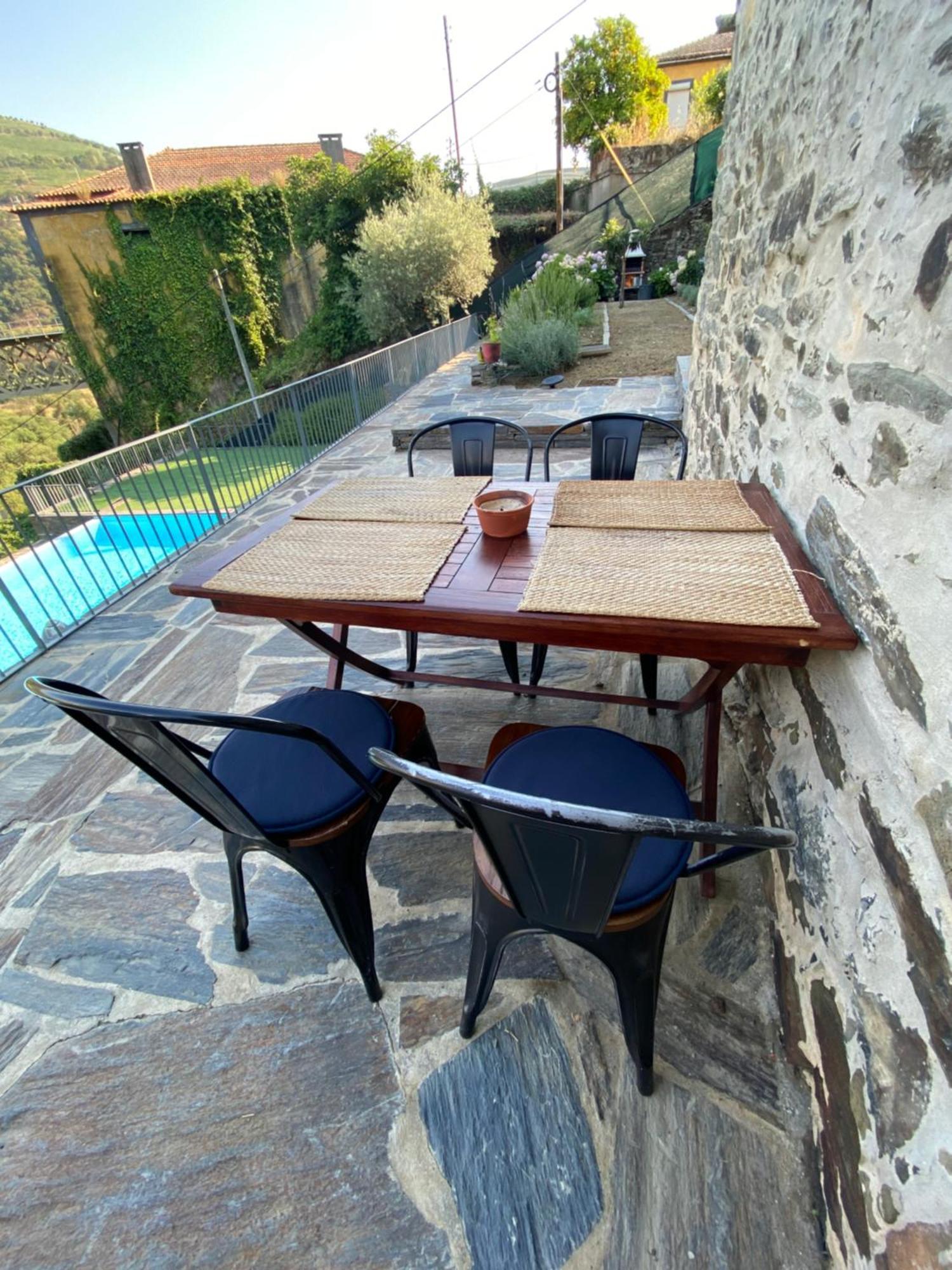 Casa Foz Do Corgo - Private Pool, Gardens And River Access Villa