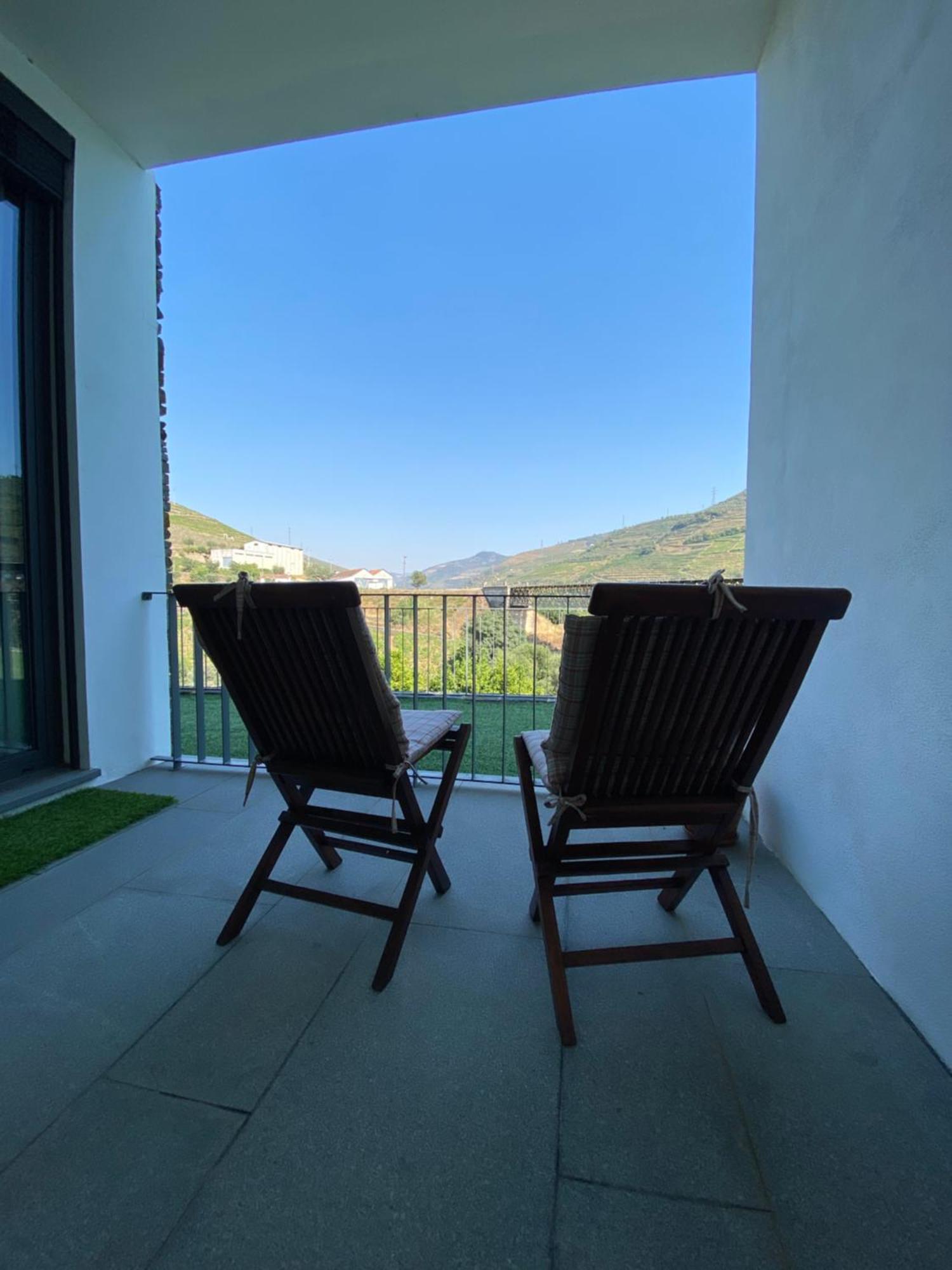 Casa Foz Do Corgo - Private Pool, Gardens And River Access Villa Peso da Regua
